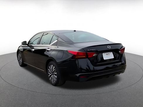 Used 2024 Nissan Altima 2.5 SV image 10