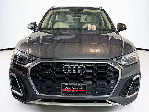 Used 2022 Audi Q5 2.0T Premium w/ Convenience Package AWD/4WD image 2