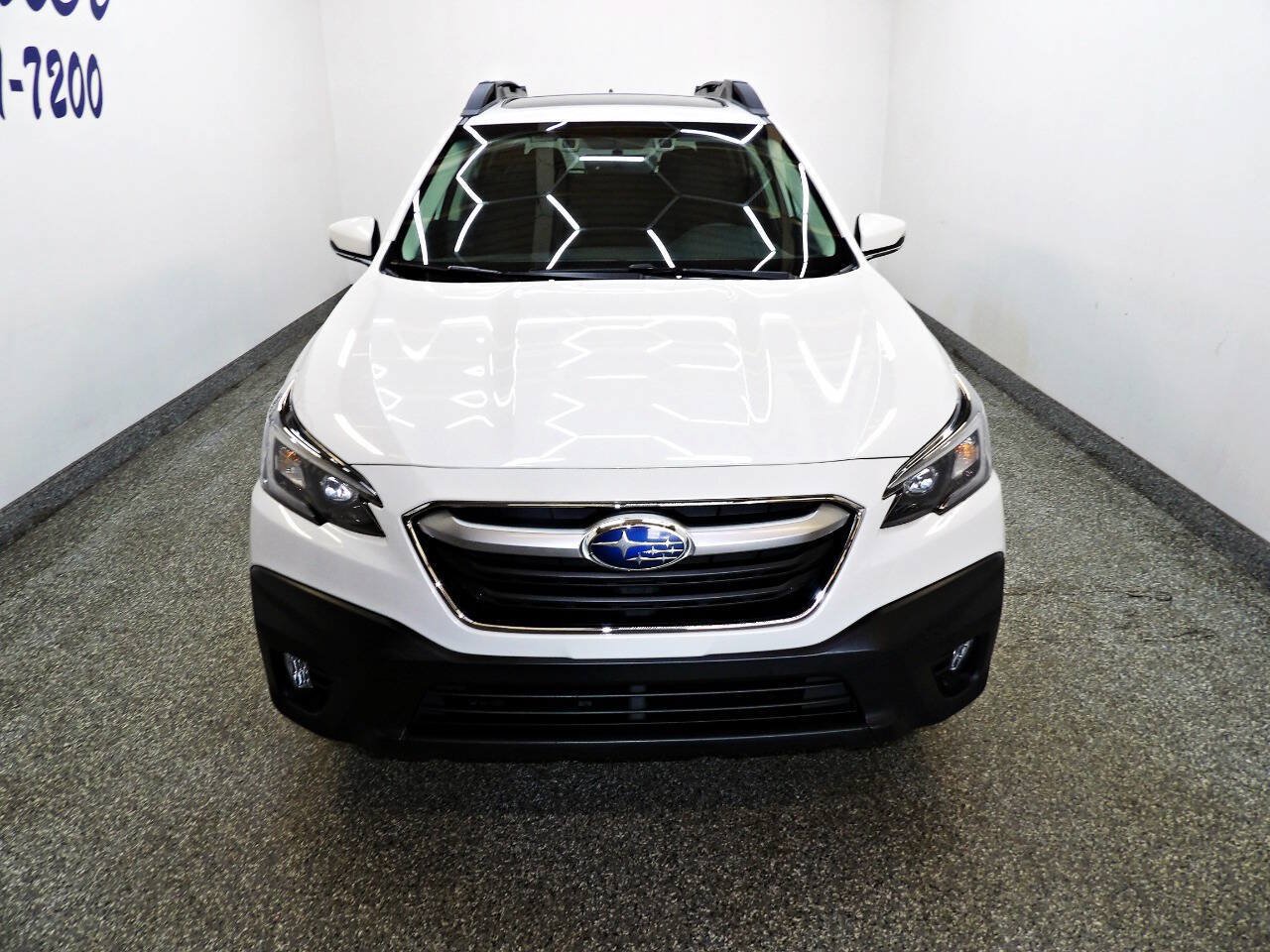 Used 2022 Subaru Outback Premium AWD/4WD image 2