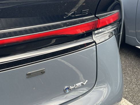 New 2026 Toyota Prius XLE image 21