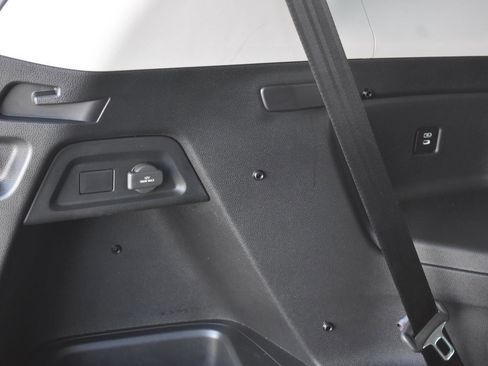 Used 2025 Honda Pilot EX-L image 18