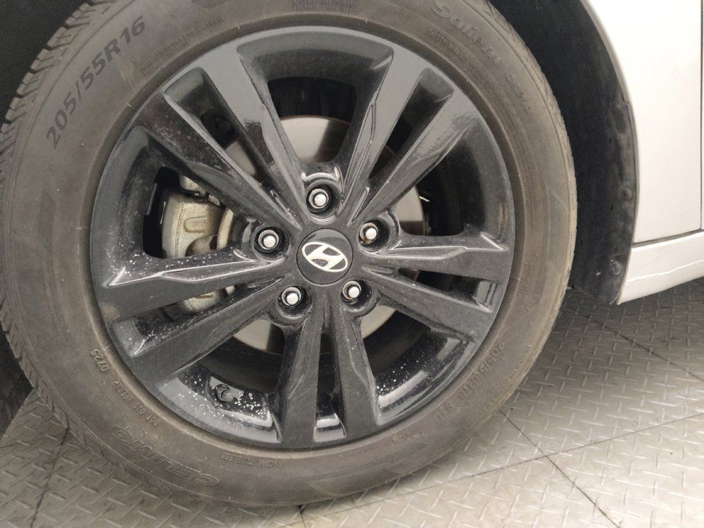Used 2018 Hyundai Elantra SEL FWD image 31
