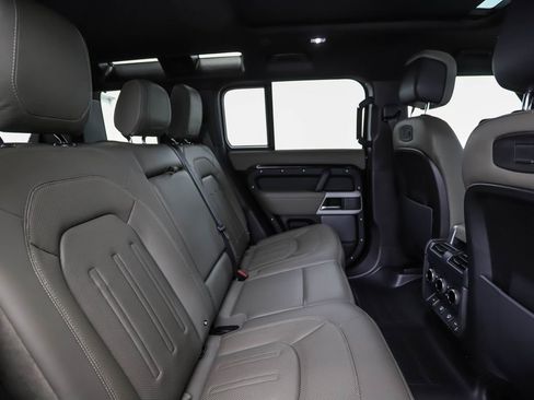 Used 2022 Land Rover Defender 110 XS Edition AWD/4WD image 26