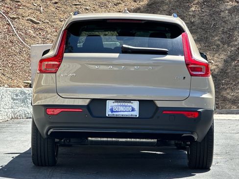 New 2026 Volvo XC40 B5 Core AWD/4WD image 5
