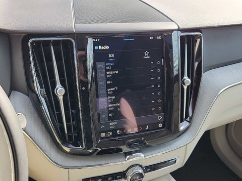 Used 2025 Volvo XC60 T8 Plus w/ Protection Package Premier image 17