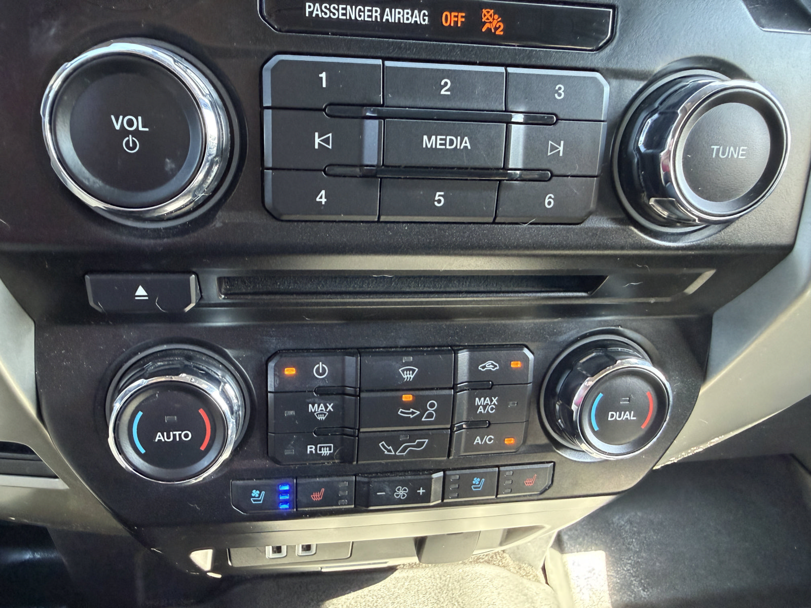 Used 2018 Ford F150 Lariat AWD/4WD image 26