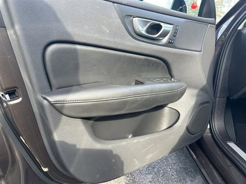 Used 2024 Volvo S60 B5 Core image 22