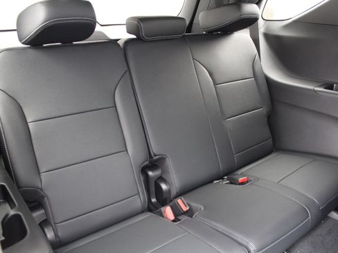 New 2026 Chevrolet Traverse LT w/ Midnight/Sport Edition image 17