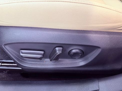 Used 2021 Toyota Avalon XLE w/ Moonroof Package image 19