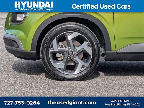 Certified 2024 Hyundai Venue SEL image 10