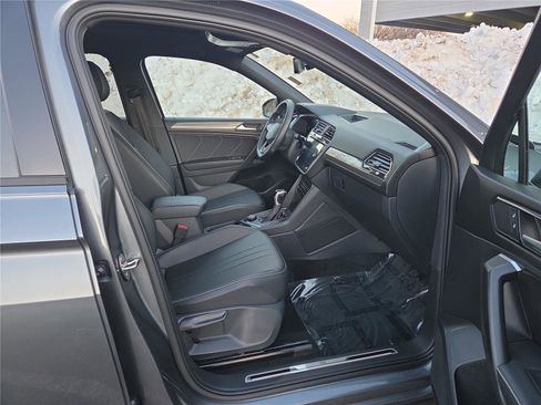 Certified 2023 Volkswagen Tiguan SE R-Line image 28