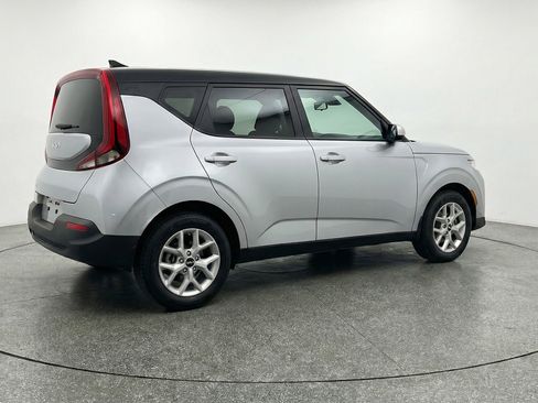 Used 2025 Kia Soul LX w/ LX Technology Package image 9