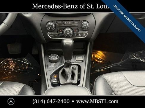 Used 2022 Jeep Cherokee Limited image 15