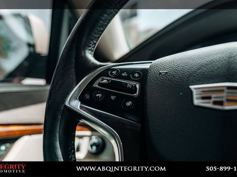 Used 2016 Cadillac Escalade Luxury AWD/4WD image 28