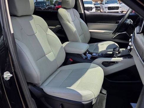 Used 2020 Kia Telluride EX FWD image 19