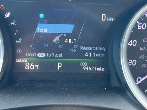 Used 2021 Toyota Camry XLE FWD image 7