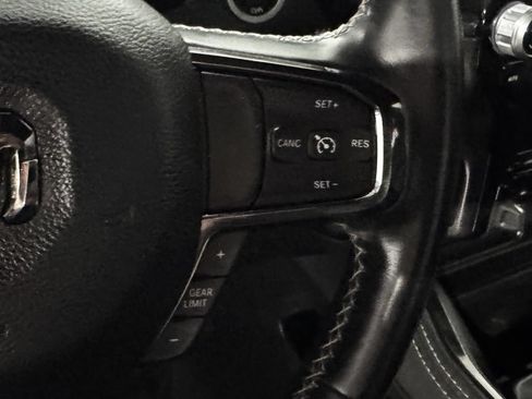 Used 2022 RAM 1500 Limited w/ Body-Colour Bumper Group AWD/4WD image 7