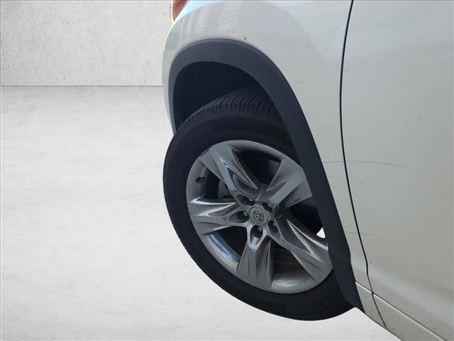 Used 2014 Toyota Highlander Limited FWD image 10