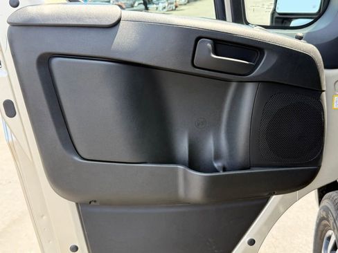 New 2025 RAM ProMaster 2500 w/ Quick Order Package 22G SLT image 16