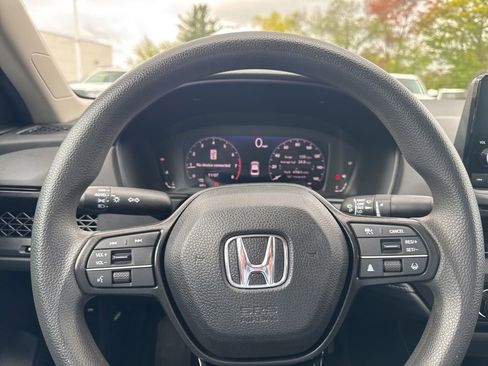 Used 2023 Honda Accord LX image 33