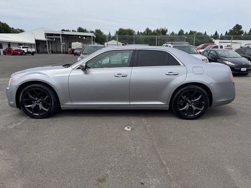 Used 2013 Chrysler 300 Touring w/ Driver Convenience Group RWD image 2