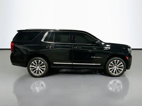 Used 2021 GMC Yukon Denali w/ Denali Premium Package image 5