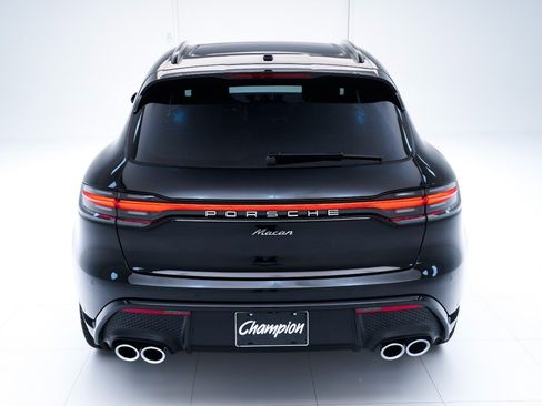 Certified 2026 Porsche Macan AWD/4WD image 10