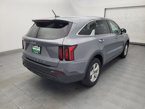 Used 2022 Kia Sorento LX FWD image 9