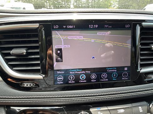Used 2019 Chrysler Pacifica Limited w/ S Appearance Package FWD image 32