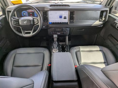Used 2025 Ford Bronco Badlands AWD/4WD image 13