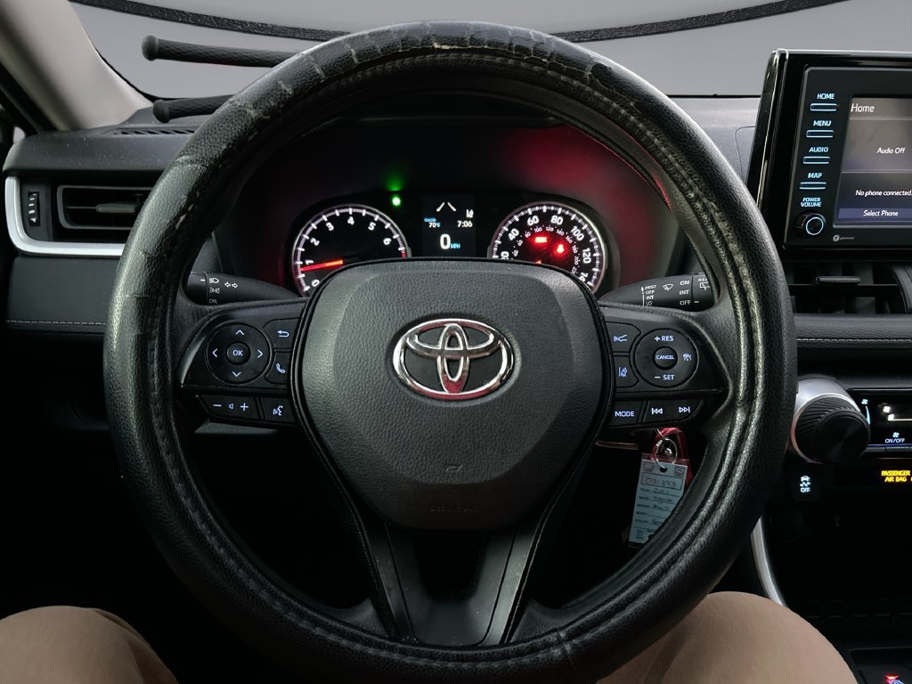 Used 2021 Toyota RAV4 LE FWD image 14