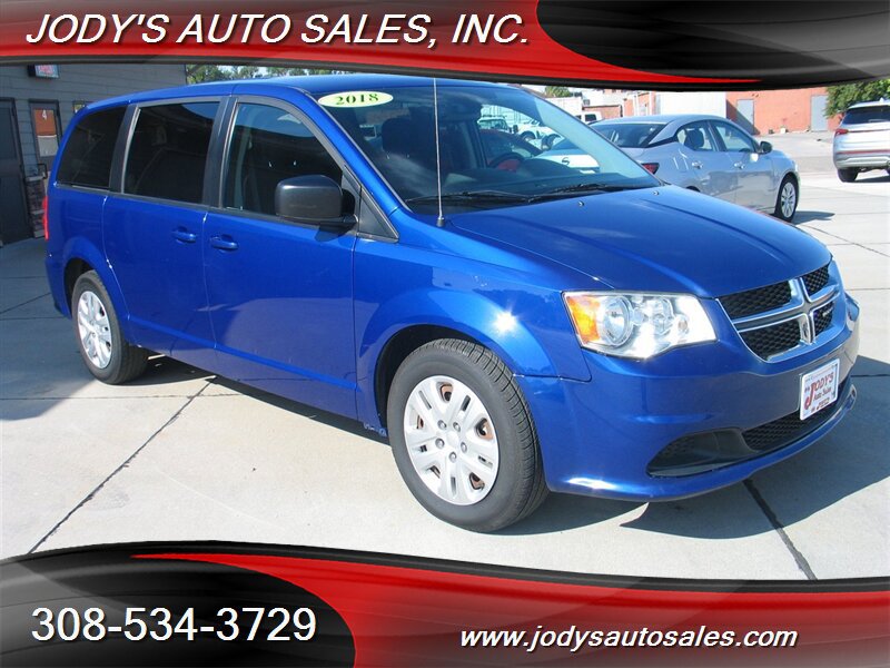 Used 2018 Dodge Grand Caravan SE w/ UConnect Hands-Free Group FWD image 1