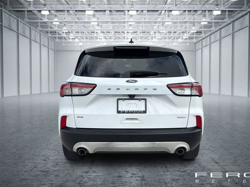 Used 2020 Ford Escape SE image 4