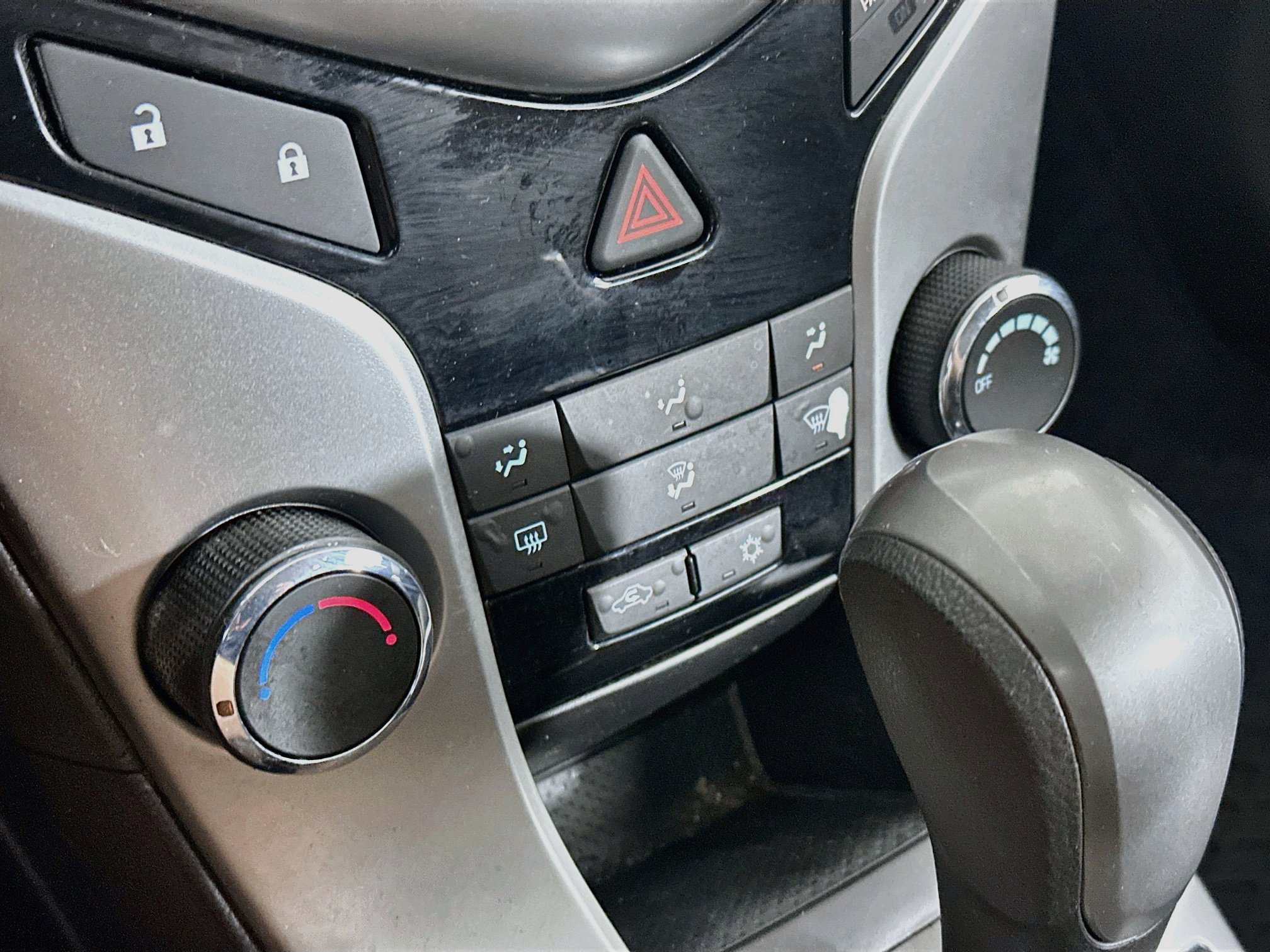 Used 2014 Chevrolet Cruze LS FWD image 22
