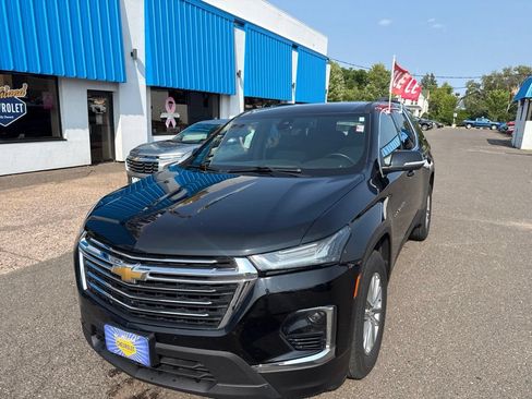 Used 2023 Chevrolet Traverse LT w/ Rear Camera Mirror Package AWD/4WD image 3