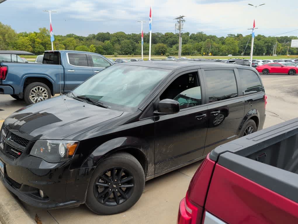 Used 2020 Dodge Grand Caravan GT FWD image 3