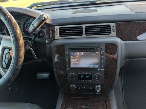 Used 2014 GMC Sierra 3500 Denali image 24