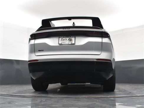 Used 2024 Jeep Wagoneer Launch Edition image 23