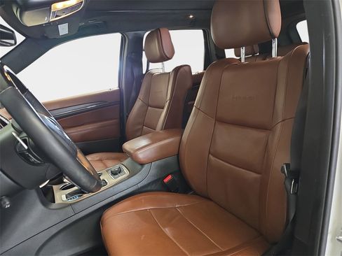 Used 2017 Jeep Grand Cherokee Summit w/ Platinum Series Group image 18