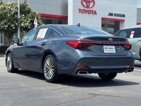 Used 2022 Toyota Avalon Limited w/ Advanced Safety Package FWD image 9