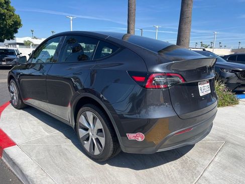 Used 2024 Tesla Model Y Long Range image 5
