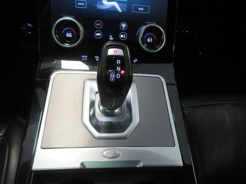 Used 2020 Land Rover Range Rover Evoque SE image 40