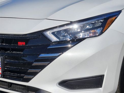 New 2025 Nissan Versa SR image 4