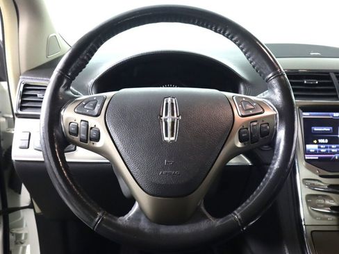 Used 2013 Lincoln MKX AWD image 11