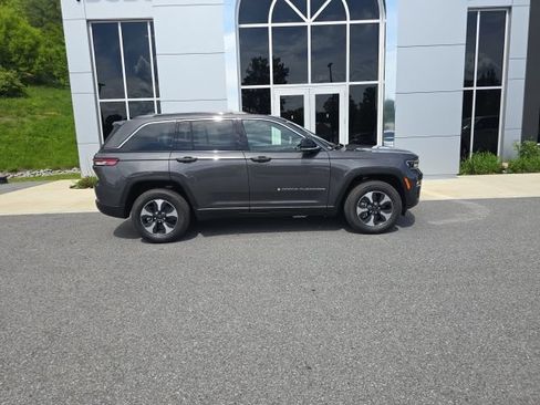 Used 2024 Jeep Grand Cherokee Limited 4xe AWD/4WD image 8