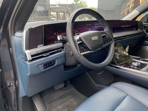 Certified 2026 Cadillac Escalade IQ Sport 2 AWD/4WD image 2