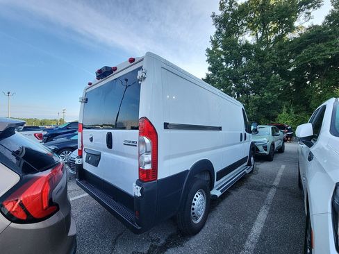 Used 2025 RAM ProMaster 2500 w/ U-Haul Equipment Group FWD image 5