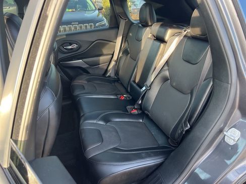 Certified 2022 Jeep Cherokee Limited image 12