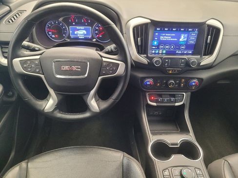 Used 2024 GMC Terrain SLT image 22