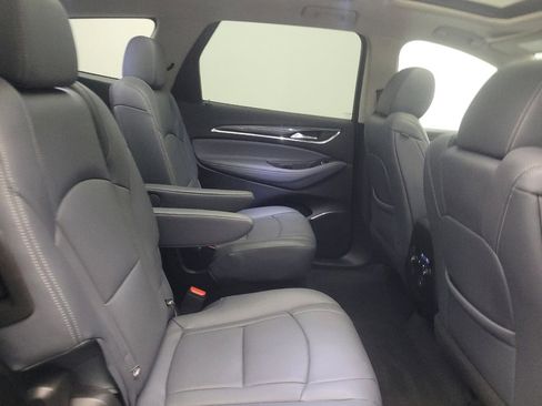 Used 2020 Buick Enclave Essence image 19